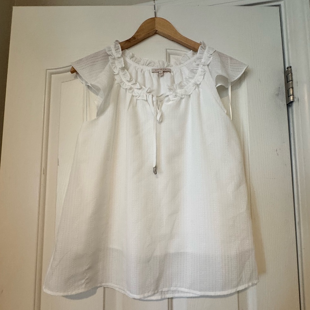 NWOT Skies Are Blue White Ruffle Blouse Flutter Sleeve Boho Top Size Small